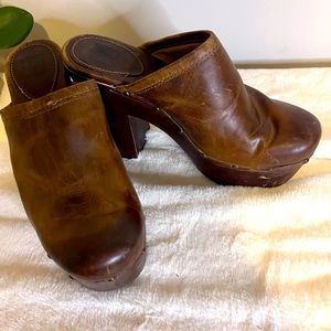 Frye Vintage Chunky Mara Clog  9 1/2